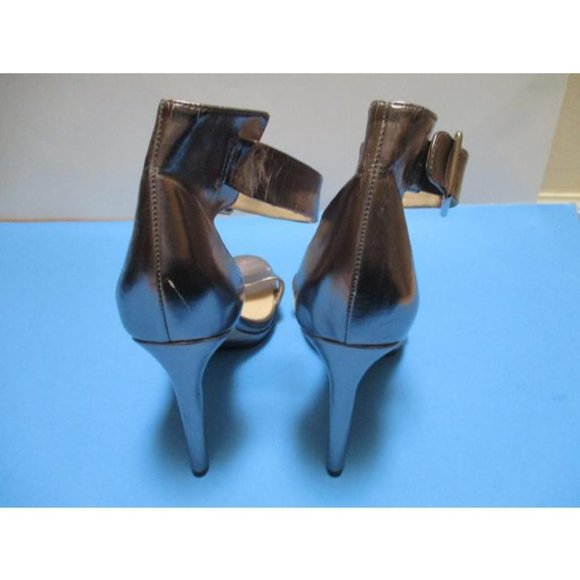 *Calvin Klein Silver VIVIAN Metallic Stilettos - Picture 7 of 12